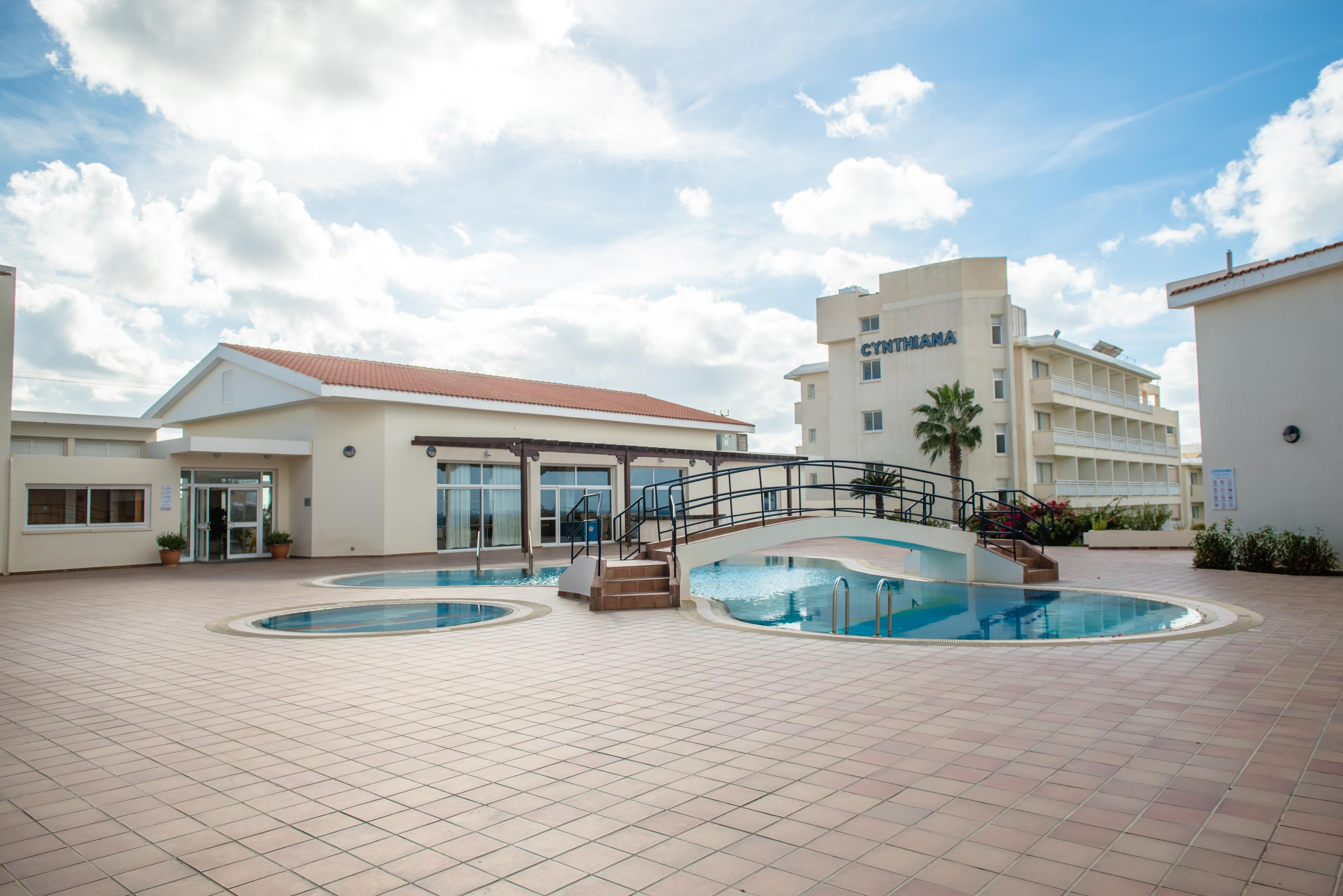 Cynthiana Beach Hotel Paphos Exteriör bild